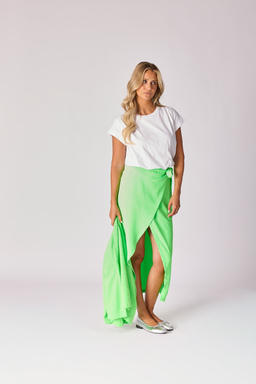 LEONORt-shirt-white-RELAYskirtneongreen.jpg