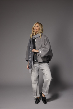 LALOTTI_FW26_ll_scarf_greyxcarole_cape_blackxjacobbarrel_jeans_lightgrey_2.jpg