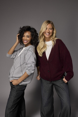 LALOTTI_FW26_lucyoversized_tshirt_whitexgloria_gilet_greyxgloria_gilet_burgundy.jpg